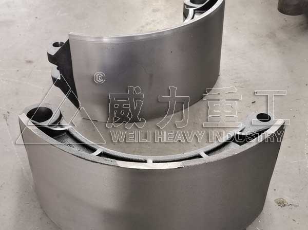 試機(jī)成功加完成的汽車蹄鐵非常完美